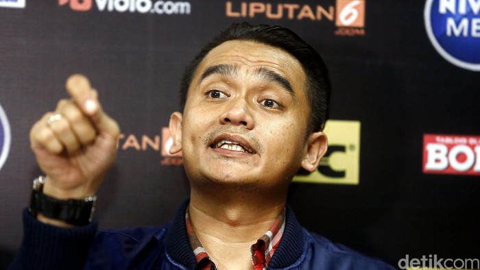 Bambang Pamungkas bakal menjajal profesi baru. Setelah mendarah daging sebagai pesepakbola, dia akan memulai debut menjadi pembicara motivasi (motivational speaker). Hal itu disampaikan dalam jumpa pers di Jakarta, Rabu (20/4/2016).