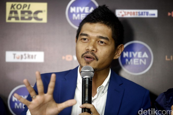 Bambang Pamungkas bakal menjajal profesi baru. Setelah mendarah daging sebagai pesepakbola, dia akan memulai debut menjadi pembicara motivasi (motivational speaker). Hal itu disampaikan dalam jumpa pers di Jakarta, Rabu (20/4/2016).