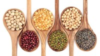 Kacang-kacangan mengandung serat dan karbohidrat yang sulit dicerna tubuh, memicu fermentasi, dan produksi gas di saluran pencernaan. Foto: Thinkstock