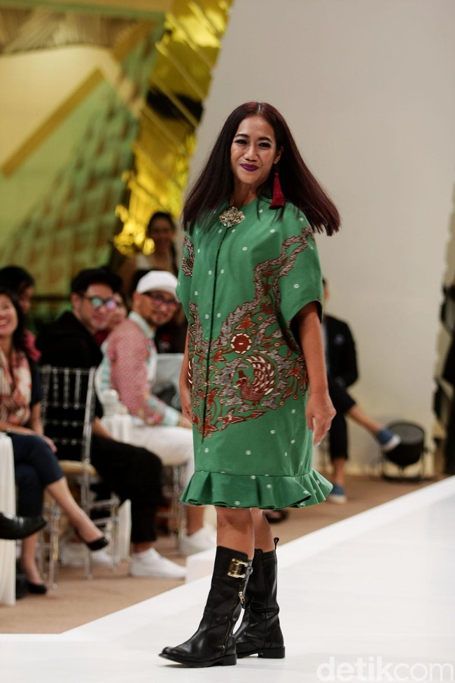 Otto Iskandardinata adalah pahlawan nasional yang berperan penting saat awal kemerdekaan Indonesia. Diberi julukan Jalak Harupat, Otto merupakan anggota BPUPKI dan PPKI, sekalugus Menteri Negara di kabinet Soekarno - Hatta. Sutradara kondang Nia Dinata ternyata adalah cucu dari Otto. (Foto: Mohammad Abduh/Wolipop)