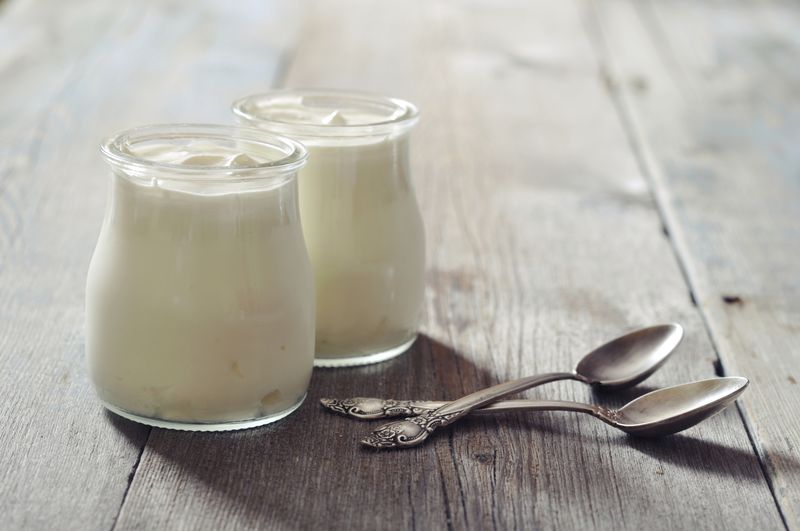 ilustrasi yoghurt-health Greek yogurt