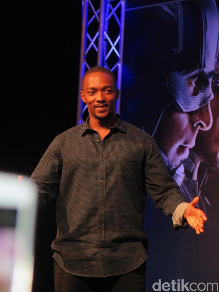 Kocaknya Anthony Mackie di Jumpa Pers Captain America: Civil War Singapura