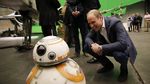 Duel Lightsaber Pangeran William dan Pangeran Harry