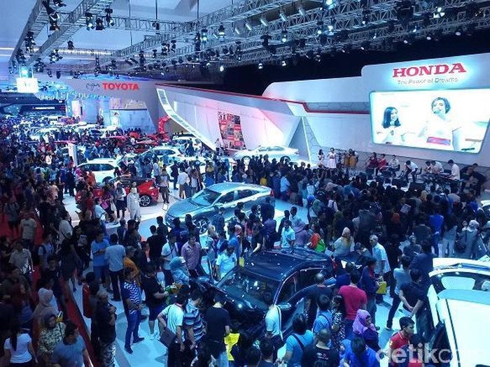 IIMS Bukukan Rp 3 Triliun, 11.275 Mobil Terjual
