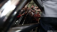 Kedatangannya tersebut untuk menyerahkan Laporan Harta Kekayaan Penyelenggara Negara (LHKPN).