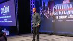 Chris Evans Tanpa Kostum Captain America di Singapura