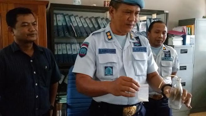 Seorang Napi Dapat Kiriman Paket Sabu Diselipkan di Sandal Jepit