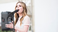 Ini penampilan dari Sydney Sierota saat manggung di sebuah acara di Fort Worth, Texas, Amerika Serikat belum lama ini. Cooper Neill/Getty Images/detikFoto.