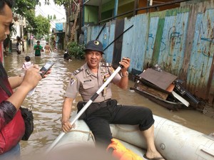 Banjir Genangi Cipinang Melayu Jaktim, Ratusan Warga Mengungsi