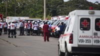 Otoritas urusan darurat setempat menyebut ratusan orang harus dievakuasi dari lokasi ledakan.REUTERS/Angel Hernandez.