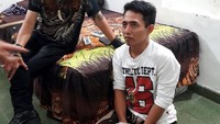 Agus ditangkap saat sedang menemui temannya di rumah makan tersebut. Agus memang diketahui pernah bekerja di rumah makan tersebut sekitar tahun 2011. (Istimewa)