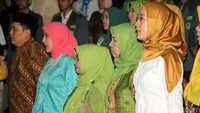 Pengurus dan anggota Fatayat NU hadir dalam acara tersebut.