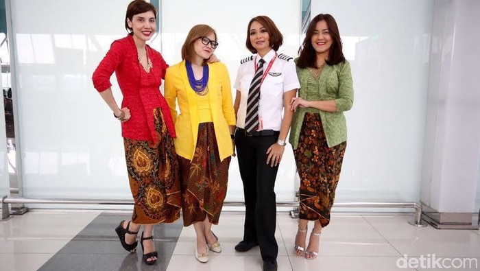 Peringati Hari Kartini, AirAsia Terbang dengan Semua Kru Perempuan