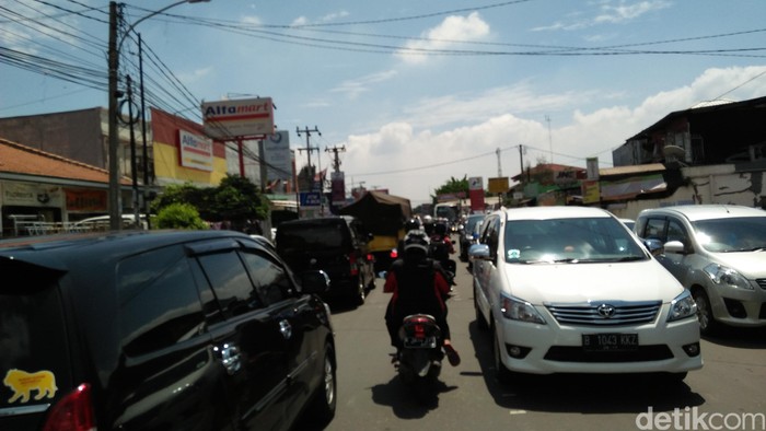 Terjebak 6 Jam di Pondok Gede Bekasi Sejak Pukul 06.00 Akibat Banjir di Hek