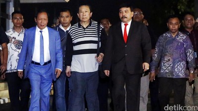Samadikun Hartono Tiba di Bandara Halim