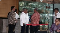 Basuki memenuhi panggilan penyidik KPK, Kamis (21/4/2016). Dia diperiksa sebagai saksi untuk Damayanti.