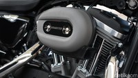 Untuk penyedia tenaganya, mesin 1.200cc berpendingin udara Evolution 45-derajat V-Twin digendong Harley-Davidson Roadster terbaru. Mesin itu diklaim mampu menyediakan torsi maksimal hingga 103 Nm pada 3.750 rpm. Tenaga dari mesin disalurkan melalui girboks lima tingkat percepatan. Foto: Harley-Davidson