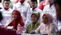 Narapidana kasus Korupsi Angelina Sondakh turut hadir dan menyemarakan perayaan Hari Kartini di Rutan Wanita Pondok Bambu Jakarta, Kamis (21/4/2016).