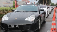 Tercatat 20 mobil super mengikuti touring kali ini, seperti Porsche 911 Carrera S, Nissan GT-R, Mercedes-Benz AMG dan mobil super lainnya. Foto: M Luthfi Andika