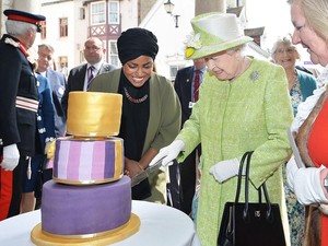 Kue Ulang Tahun Ratu Elizabeth II Dibuat Wanita Berhijab Pemenang Bake Off
