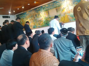 Di Sela Kunjungan, Presiden Jokowi Salat Jumat di KBRI Den Haag