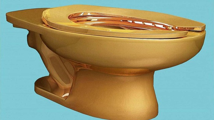 Mewah! Buang Air Kecil di Toilet Emas 18 Karat di AS