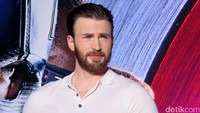 Chris Evans menjadi perbincangan baru-baru ini karena tak sengaja menunjukkan foto alat kelaminnya. Arum Kinanti/detikHOT