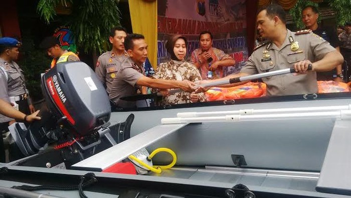 Polres Pelabuhan Tanjung Perak Kini Punya Perahu Karet