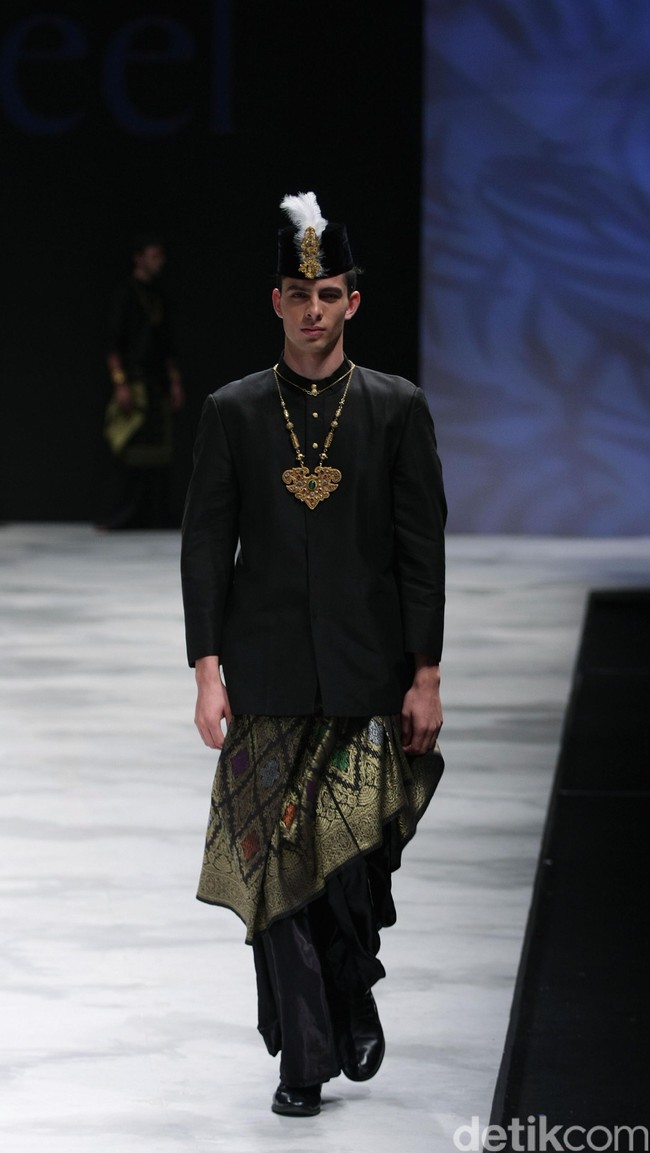 Yajameel by Dato Sri Raja Rezza Shah. Singapore Airlines Cola4ation Indonesia Fashion Week 2016 at Jakarta Convention Center. Senayan. Jakarta. [Foto: Mohammad Abduh/Wolipop]