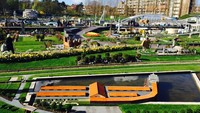 Dam Square, kanal-kanal di Amsterdam dan Kincir Angin Zaanse Scaanse. Selanjutnya, terdapat pula Bandara Schiphol, pabrik Unilever, pabrik keju, Istana Ratu Belanda dan lapangan sepakbola Timnas Belanda (Niken/detikTravel)