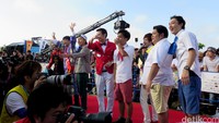 Y-Boyz, grup komedi asal negeri sakura itu.