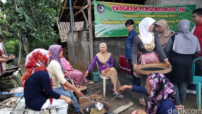 Menengok Sentra Kopi Rakyat di Bulusari