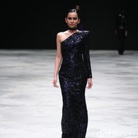 Rizman Ruzaini Fall Winter 2016 Singapore Airlines Cola4ation Indonesia Fashion Week 2016 at Jakarta Convention Center. Senayan. Jakarta. [Foto: Mohammad Abduh/Wolipop]