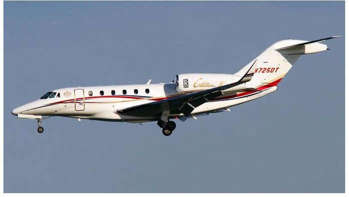 Pesawat Jet Millik Donald Trump Dikandangkan