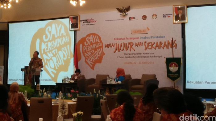 Canda Saut Situmorang Tentang Ciri-ciri Orang yang Mau Dipanggil KPK