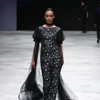 Rizman Ruzaini Fall Winter 2016 Singapore Airlines Cola4ation Indonesia Fashion Week 2016 at Jakarta Convention Center. Senayan. Jakarta. [Foto: Mohammad Abduh/Wolipop]