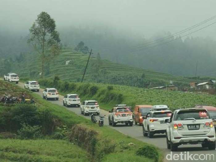 Komunitas Fortuner Touring ke Dieng