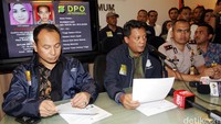 Dirkrimum Polda Metro Jaya Kombes Krishna Murti (tengah) mengatakan, Agus memutilasi korban untuk menghilangkan jejak agar tidak tertangkap oleh aparat polisi.