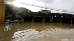 Banjir Masih Rendam Perumahan Pondok Gede Permai