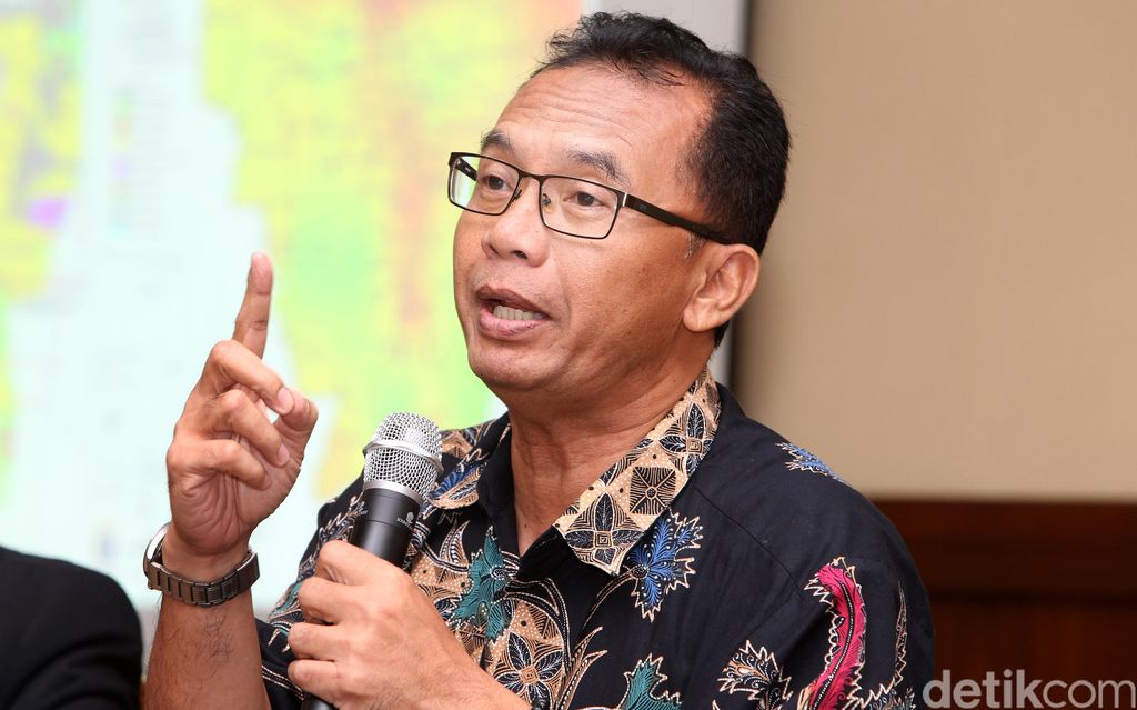Pengamat Tata Kota Universitas Trisakti  -- Pengamat tata kota dari Universitas Trisakti Yayat Supriatna dalam sebuah diskusi di Jakarta, Jumay (22/4/2016)