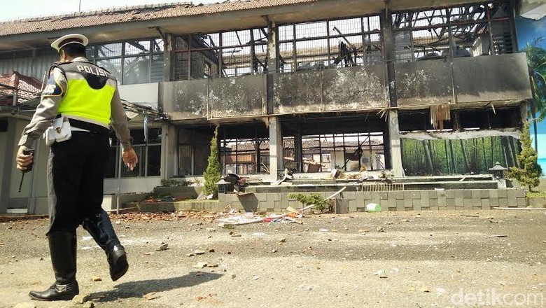 100 Napi Lapas Banceuy Juga Pindah ke Garut dan Cirebon 100 Napi Lapas Banceuy Juga Pindah ke Garut dan Cirebon
