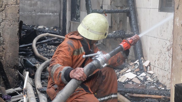 6 Bedeng Terbakar di Kembangan Jakbar, Api Berhasil Dipadamkan