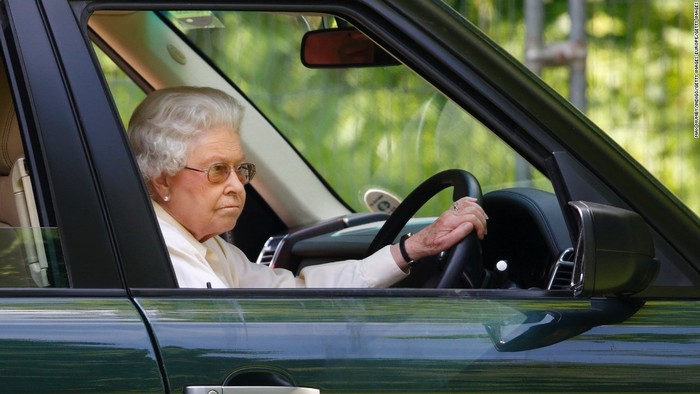 Perjalanan Ratu Elizabeth II Bersama Land Rover, sudah terjalin lama.