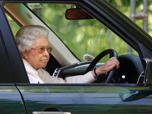 15 Hal yang Tak Pernah Dilakukan Ratu Elizabeth II