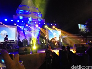Konser GodBless di Taman Gesibu Banyuwangi Pecah!