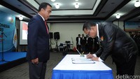 Acara pelantikan berlangsung di Gedung Serbaguna, Komplek Senayan, Jakarta, Jumat (22/04/2016).