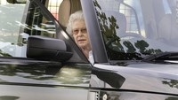 Ratu Elizabeth II mengambil pertama kali Land Rover untuknya sebelum ia ditahtakan sebagai ratu Inggris pada 1952.