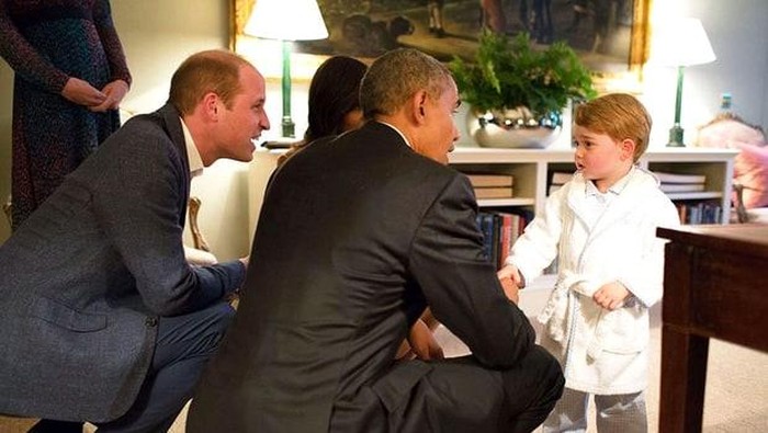 Obama Mengolok-olok Dirinya yang Kini Beruban dan Menghitung Hari Kematian