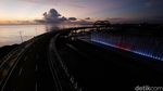 Sunrise Dari Jembatan Baru di Bulak Surabaya Tak Kalah Eksotik