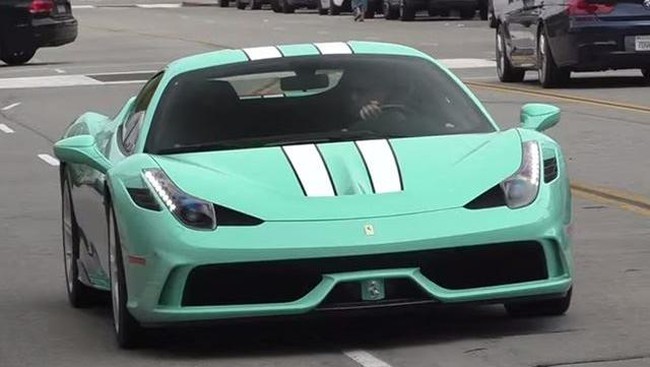 Selain Merah, Warna-warna Ini Bikin Ferrari Tetap Kelihatan Keren